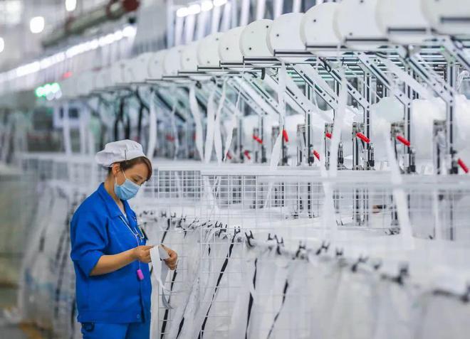 成本3毛錢，年銷19億 18億拉鏈帝國的幕后故事